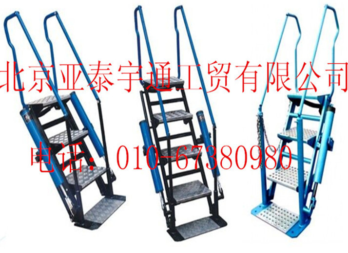 輕落活動(dòng)梯